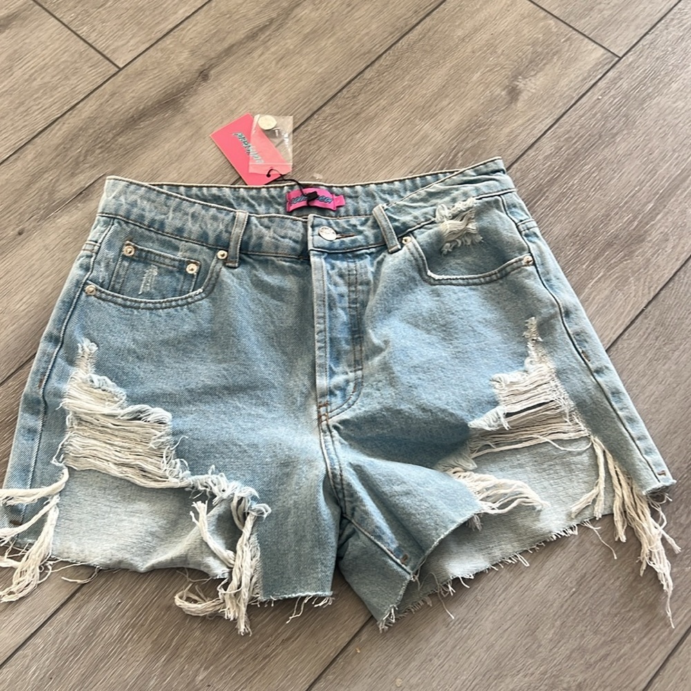 Edikted Cali Distressed Denim Women's Shorts new with tags size large - Picture 2 of 8